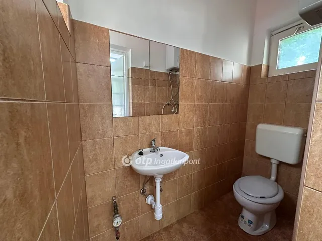 Kiadó kereskedelmi és ipari ingatlan Taksony 20 nm