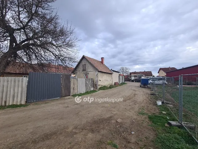 Eladó telek Alsónémedi 8328 nm
