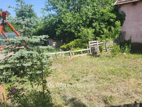 Eladó mezőgazdasági ingatlan Kunpeszér 77 nm