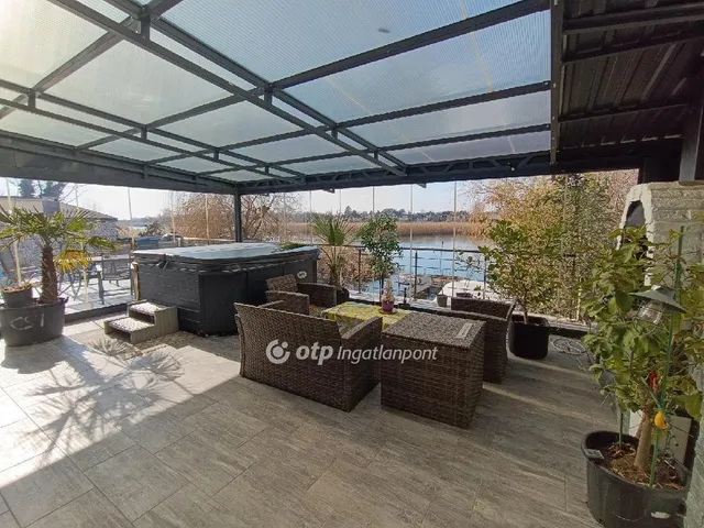 Eladó ház Taksony 290 nm