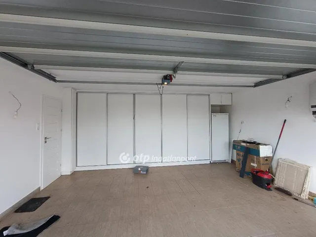 Eladó ház Taksony 290 nm