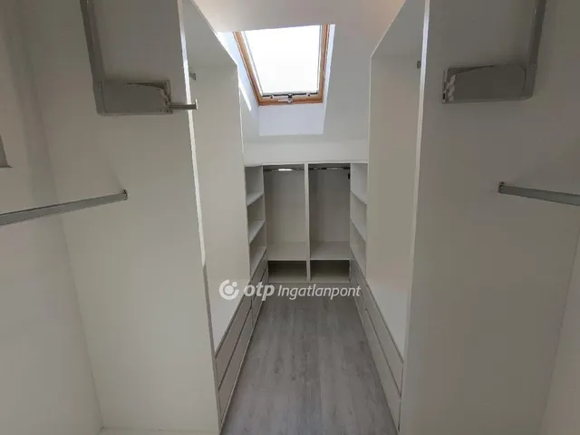 Eladó ház Taksony 290 nm