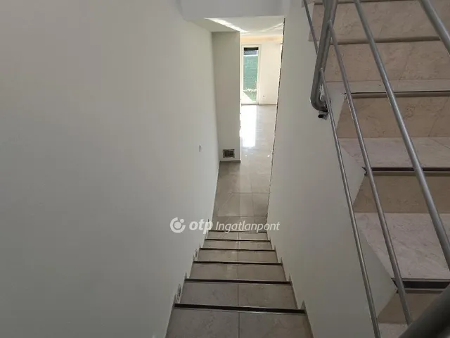 Eladó ház Taksony 290 nm