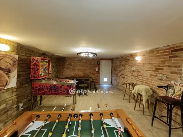 Eladó ház Taksony 290 nm