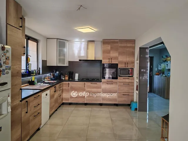 Eladó ház Szigethalom 269 nm