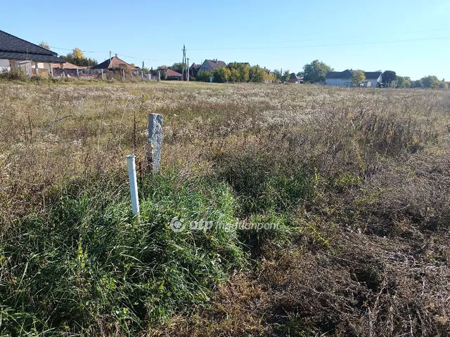 Eladó telek Tököl 677 nm