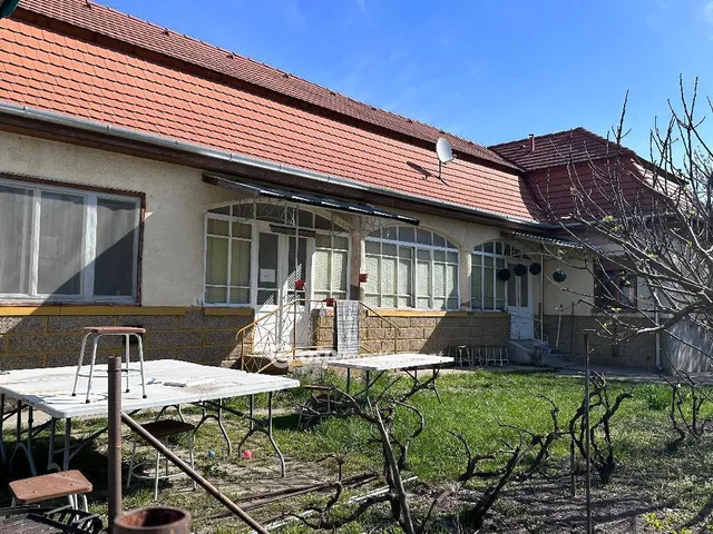 Eladó ház Majosháza 132 nm