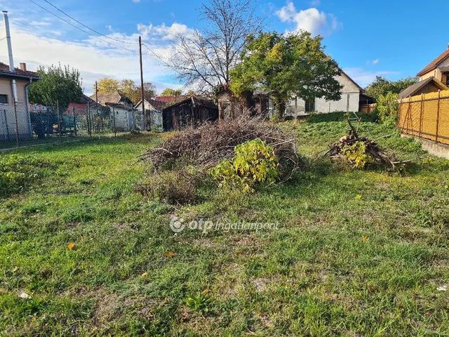 Eladó telek Dömsöd 870 nm