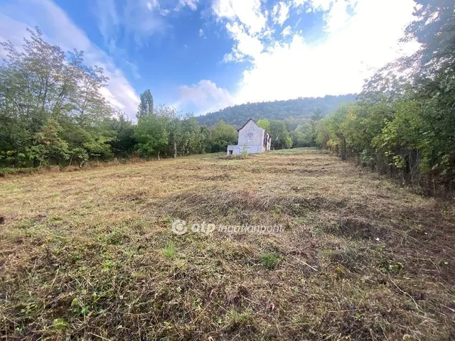 Eladó telek Budapest III. kerület, Csúcshegy 1715 nm