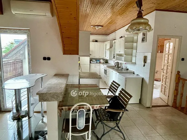 Eladó lakás Budapest XV. kerület 131 nm