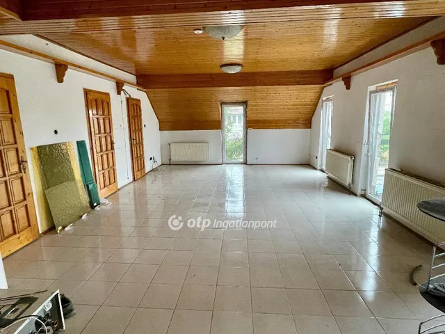 Eladó lakás Budapest XV. kerület 131 nm