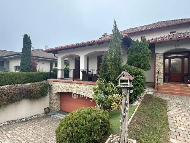 Eladó ház Siófok 361 nm