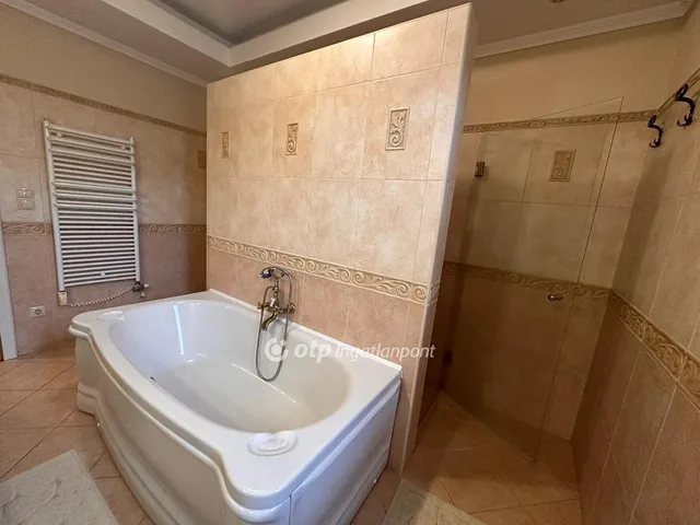 Eladó ház Siófok 361 nm