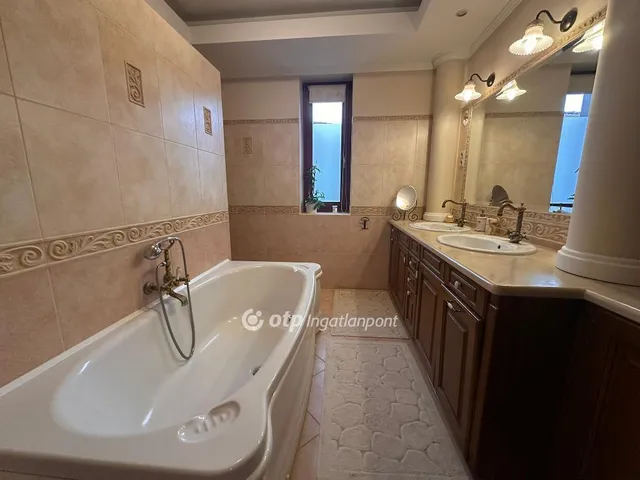 Eladó ház Siófok 361 nm