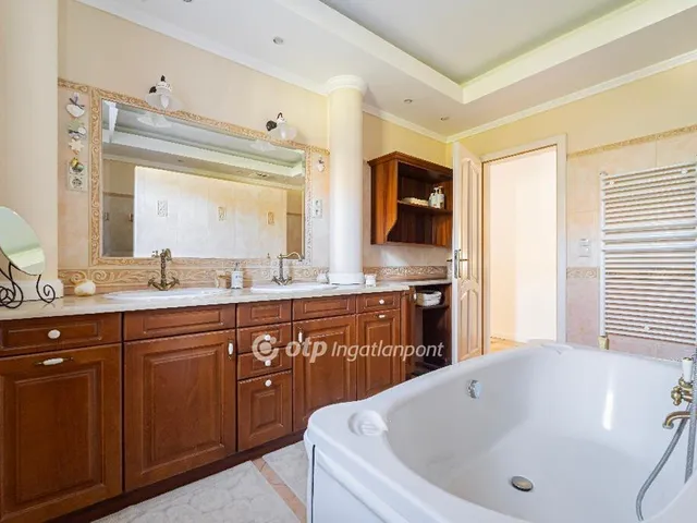 Eladó ház Siófok 361 nm