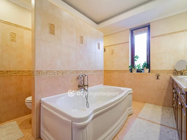 Eladó ház Siófok 361 nm