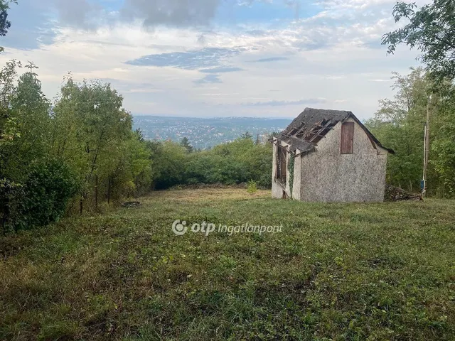 Eladó telek Budapest III. kerület, Csúcshegy 1715 nm