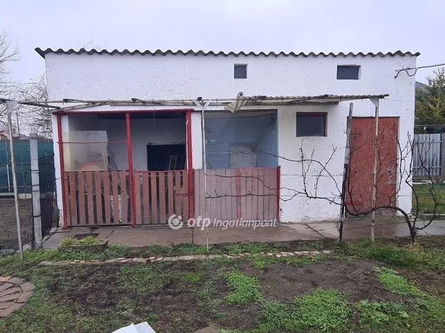 Eladó ház Áporka 102 nm