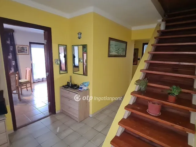 Eladó ház Áporka 102 nm