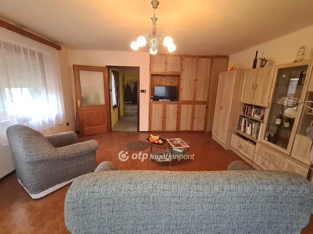 Eladó ház Áporka 102 nm