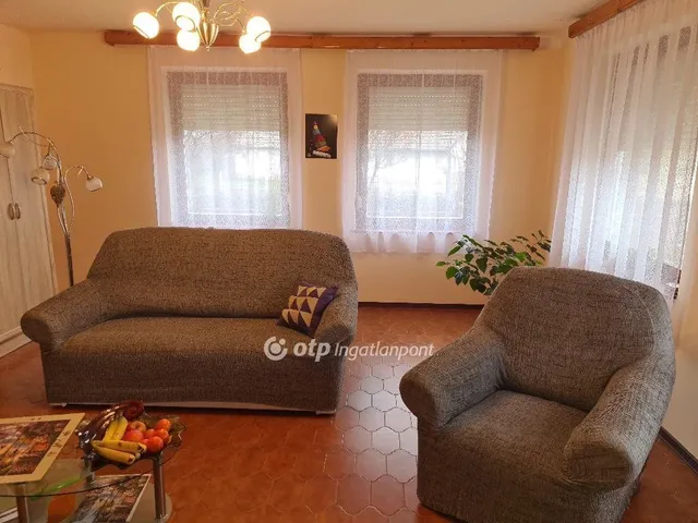 Eladó ház Áporka 102 nm