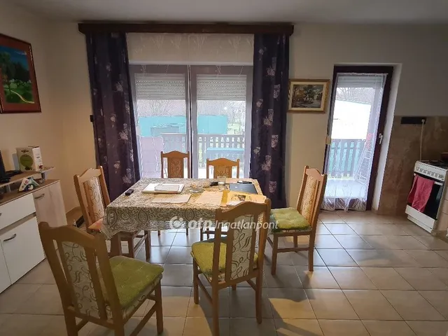 Eladó ház Áporka 102 nm