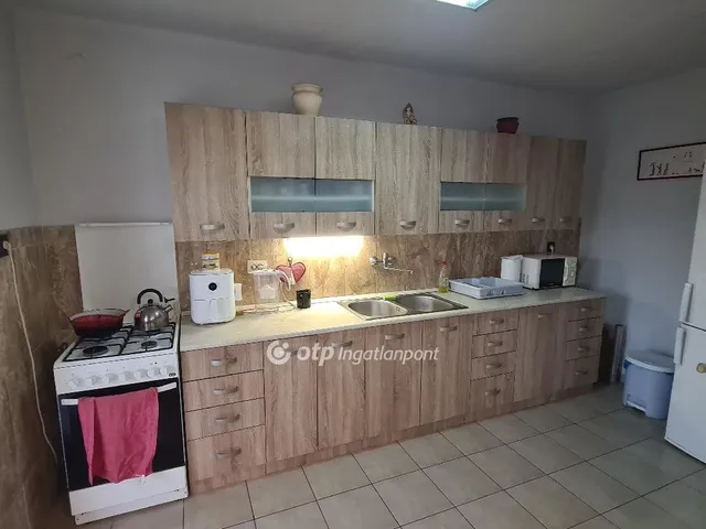 Eladó ház Áporka 102 nm