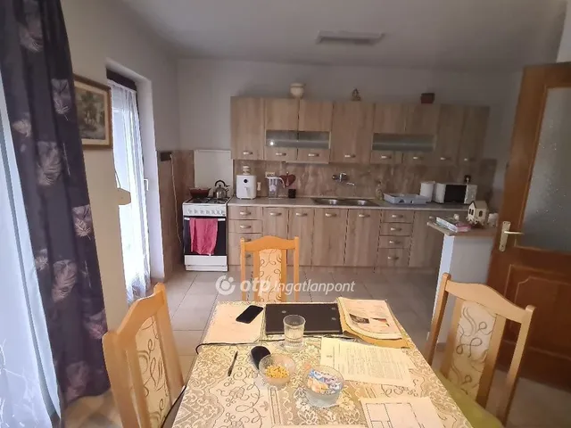 Eladó ház Áporka 102 nm