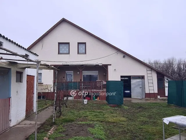 Eladó ház Áporka 102 nm