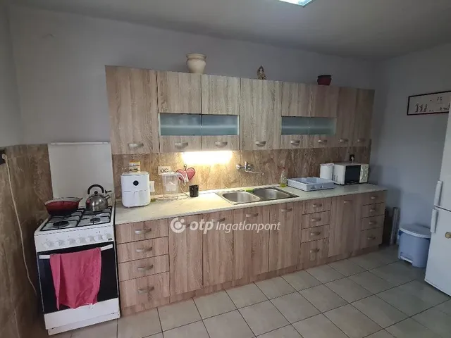 Eladó ház Áporka 102 nm