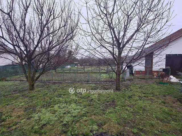 Eladó ház Áporka 102 nm