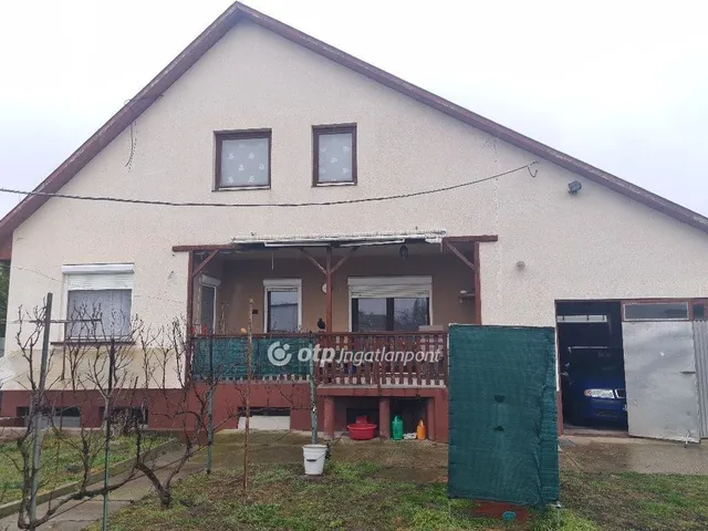 Eladó ház Áporka 102 nm