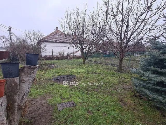 Eladó ház Áporka 102 nm