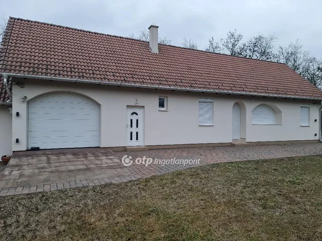 Eladó mezőgazdasági ingatlan Bugyi 230 nm