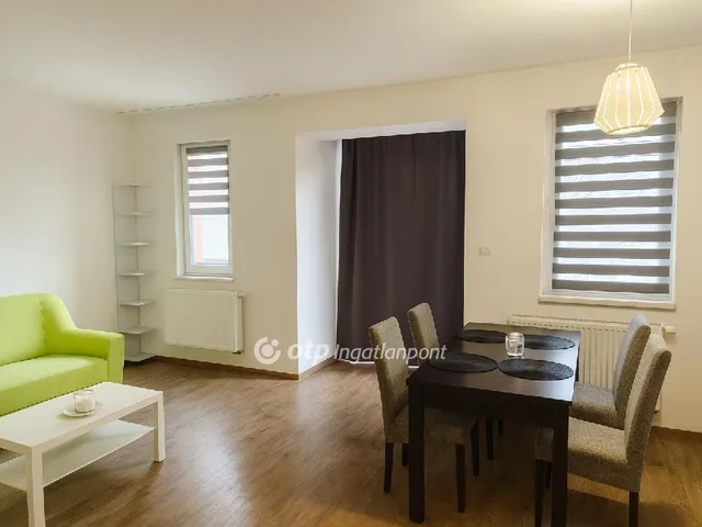 Eladó lakás Dabas 85 nm