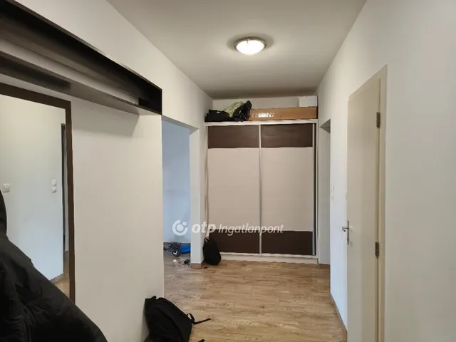 Eladó lakás Dabas 85 nm