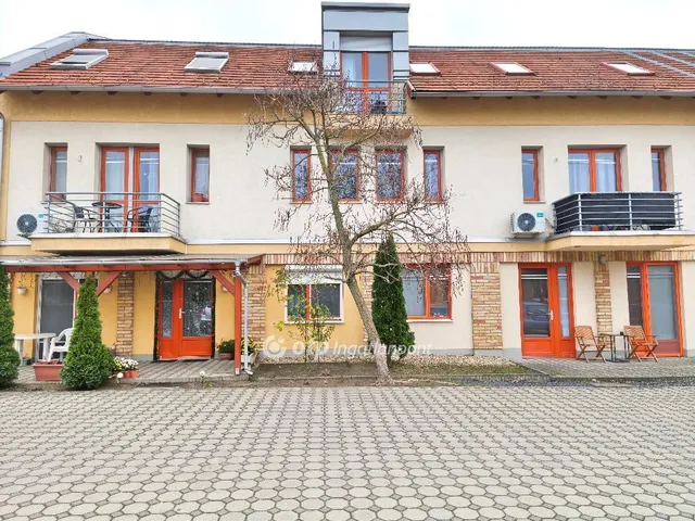 Eladó lakás Dabas 85 nm