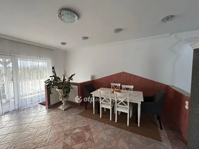 Eladó ház Dunaharaszti 270 nm