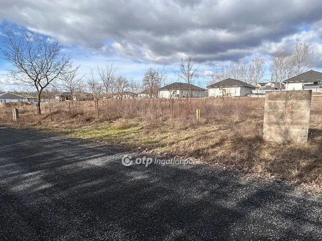 Eladó telek Dunavarsány 1050 nm