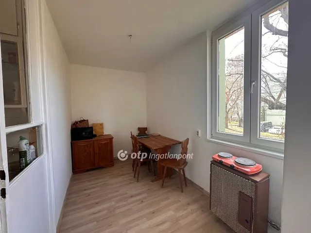 Eladó lakás Budapest IX. kerület, József Attila lakótelep 37 nm