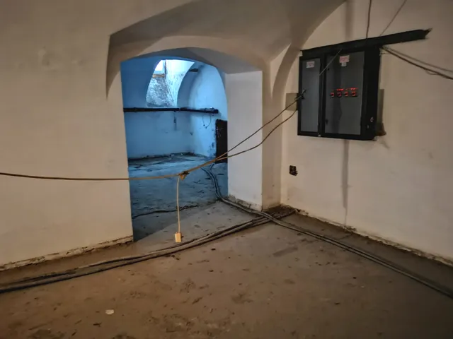 Eladó kereskedelmi és ipari ingatlan Budapest VI. kerület, Nagykörúton belüli terület 359 nm