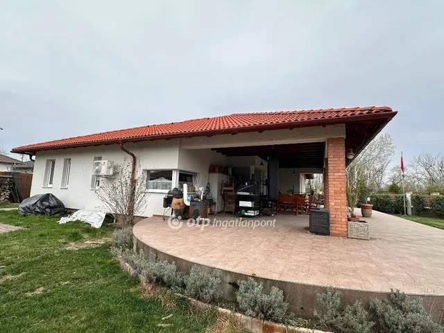 Eladó ház Délegyháza 186 nm