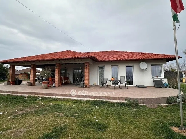 Eladó ház Délegyháza 186 nm
