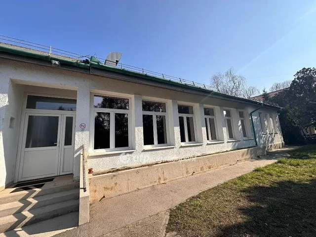 Eladó kereskedelmi és ipari ingatlan Vecsés 364 nm