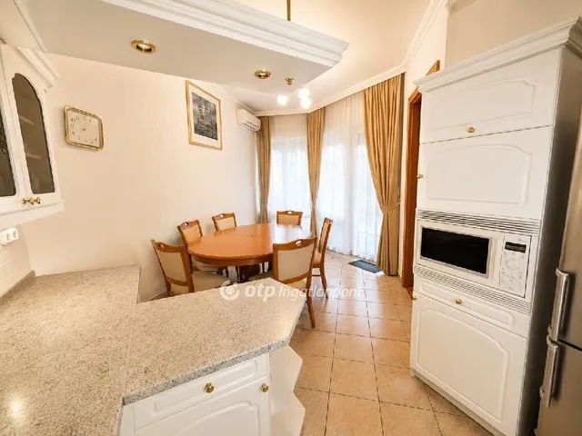 Eladó lakás Budapest II. kerület 185 nm