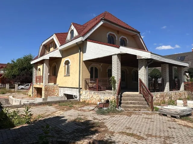 Eladó ház Alsónémedi 321 nm