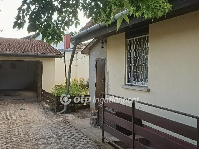 Eladó ház Budapest XVIII. kerület, Újpéteritelep 161 nm