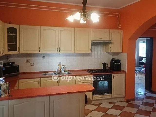 Eladó ház Budapest XVIII. kerület, Újpéteritelep 161 nm