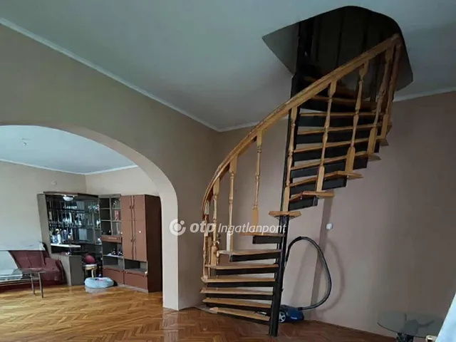 Eladó ház Budapest XVIII. kerület, Újpéteritelep 161 nm