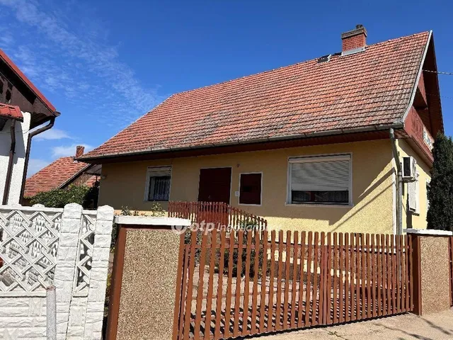 Eladó ház Alsónémedi 220 nm